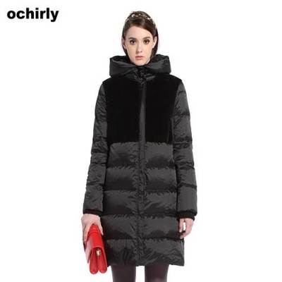 Ochirly歐時(shí)力拼接連帽中長(zhǎng)羽絨大衣 音像制品與羽絨制造的跨界融合